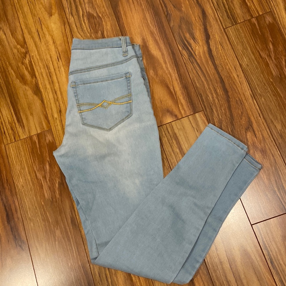 🟡 3/$15 Juniors Skinny Jeans